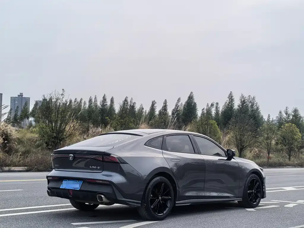 Changan UNI-V 2023 из CN, фото 2