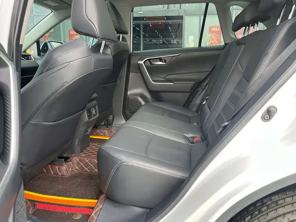 Toyota Wildlander 2024 из CN, фото 9