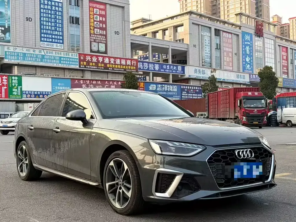 Audi A4L 2022 из CN, фото 7
