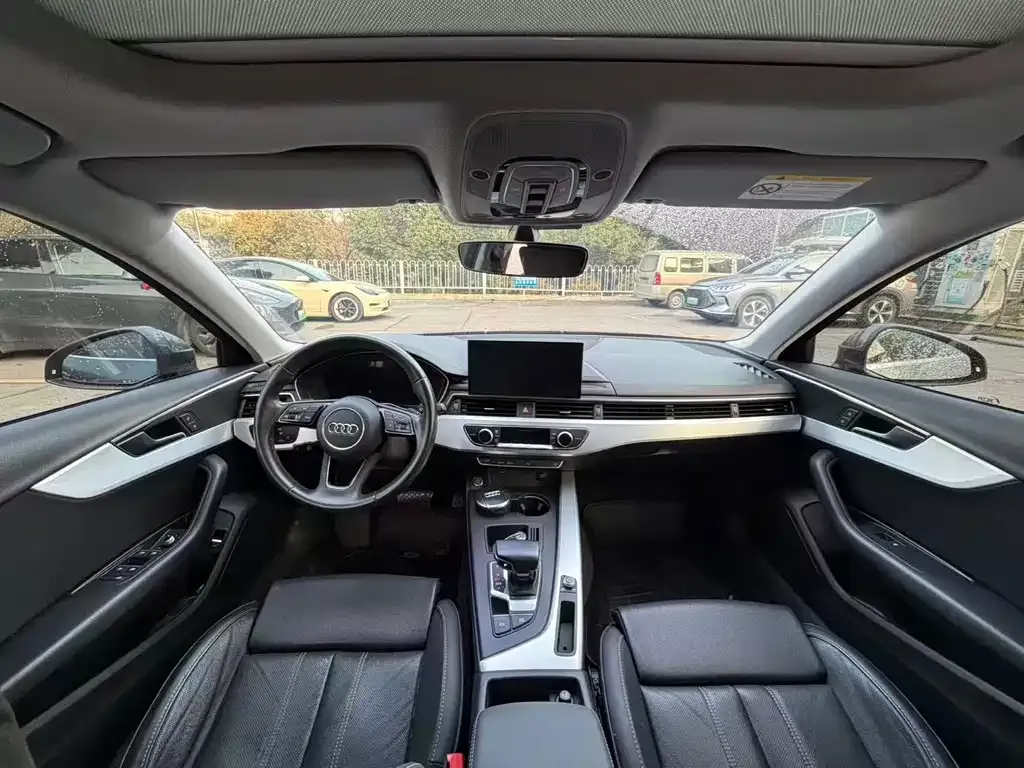 Audi A4L 2022 из CN, фото 2
