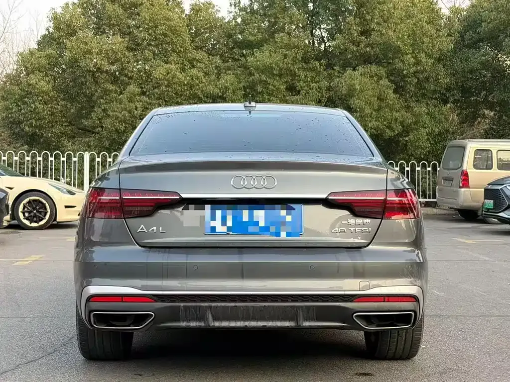 Audi A4L 2022 из CN, фото 4