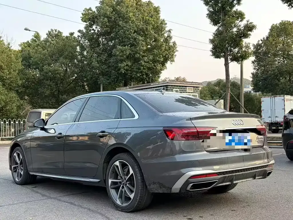 Audi A4L 2022 из CN, фото 9