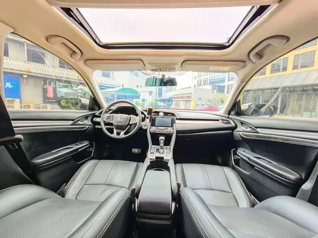 Honda Civic — фото 10