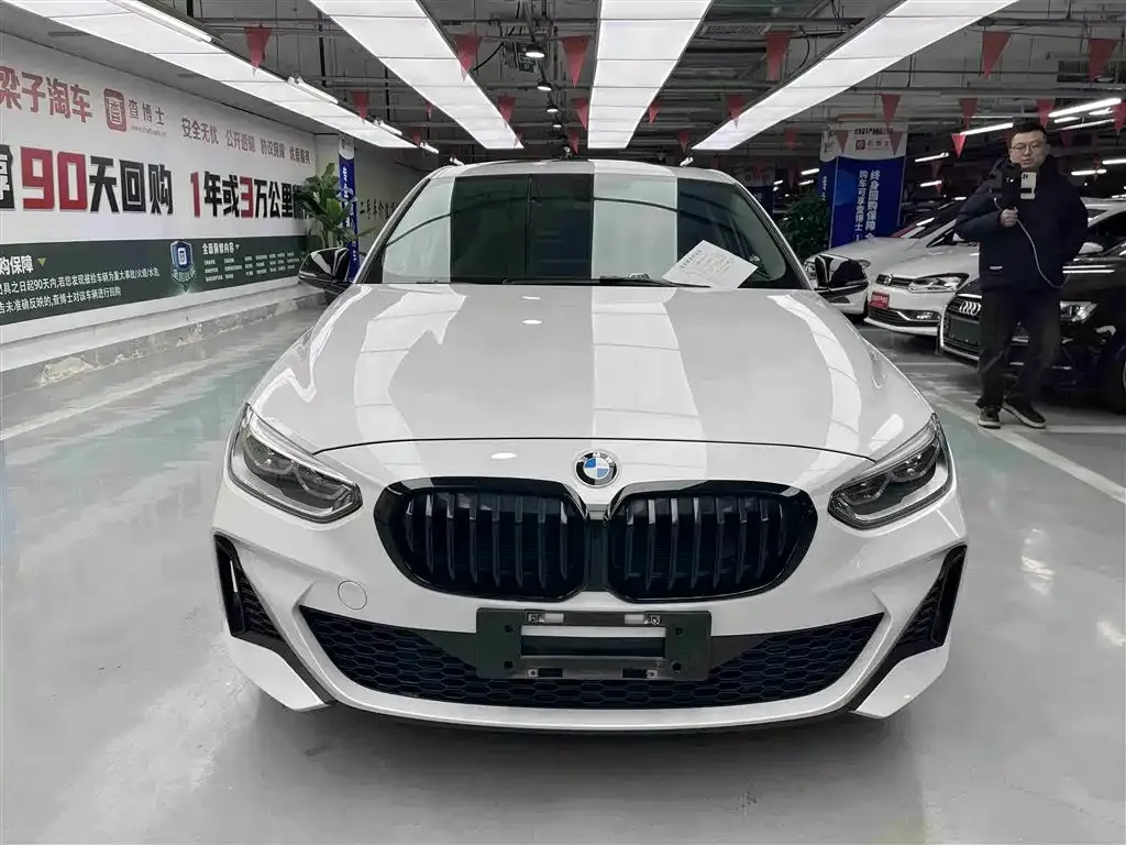 BMW 1 Series 2021 из CN, фото 4