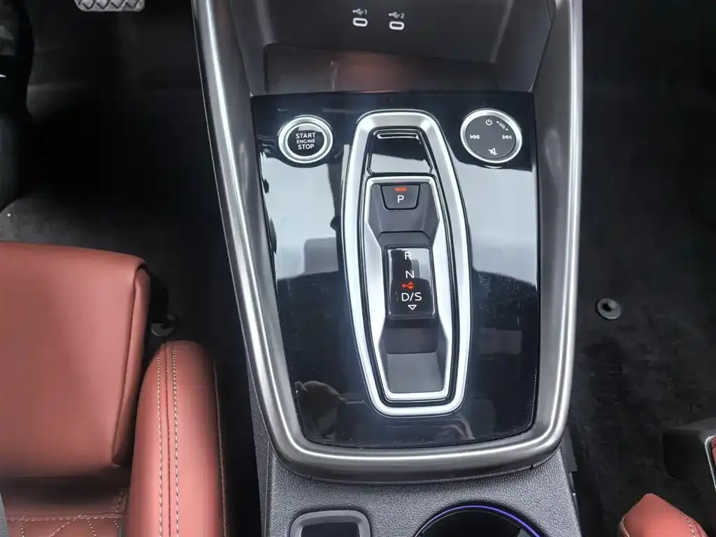 Audi A3 2024 из CN, фото 8