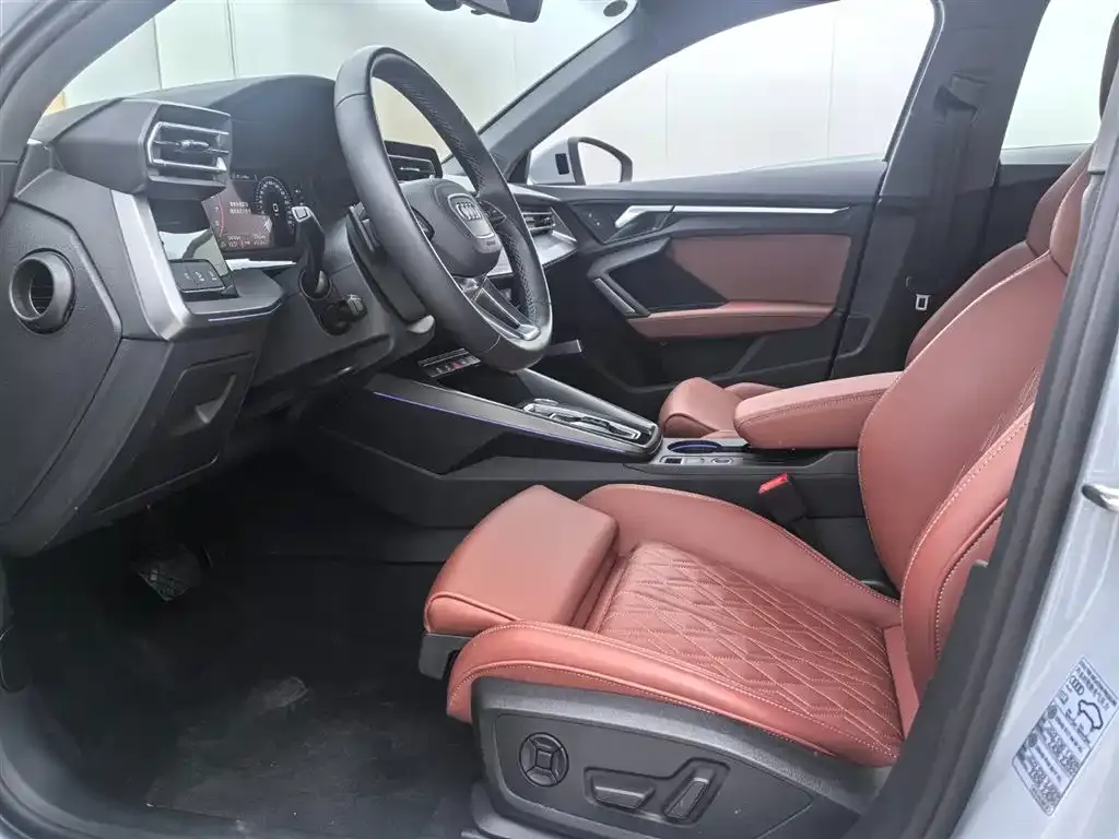 Audi A3 2024 из CN, фото 3