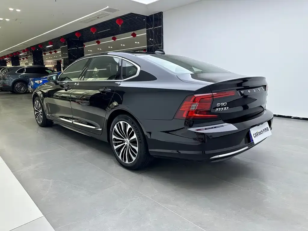 Volvo S90 — фото 4