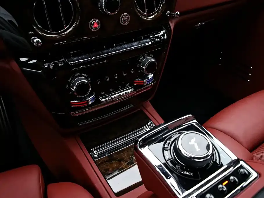 Rolls-Royce Phantom 2022 из CN, фото 7