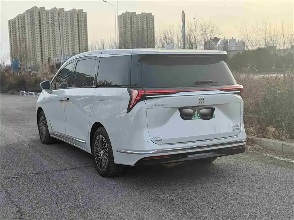Buick GL8 Hybrid — фото 9