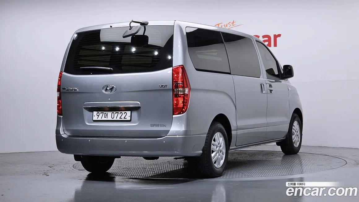 Hyundai Starex — фото 2