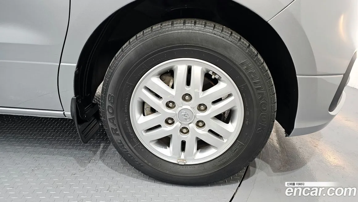 Hyundai Starex — фото 10