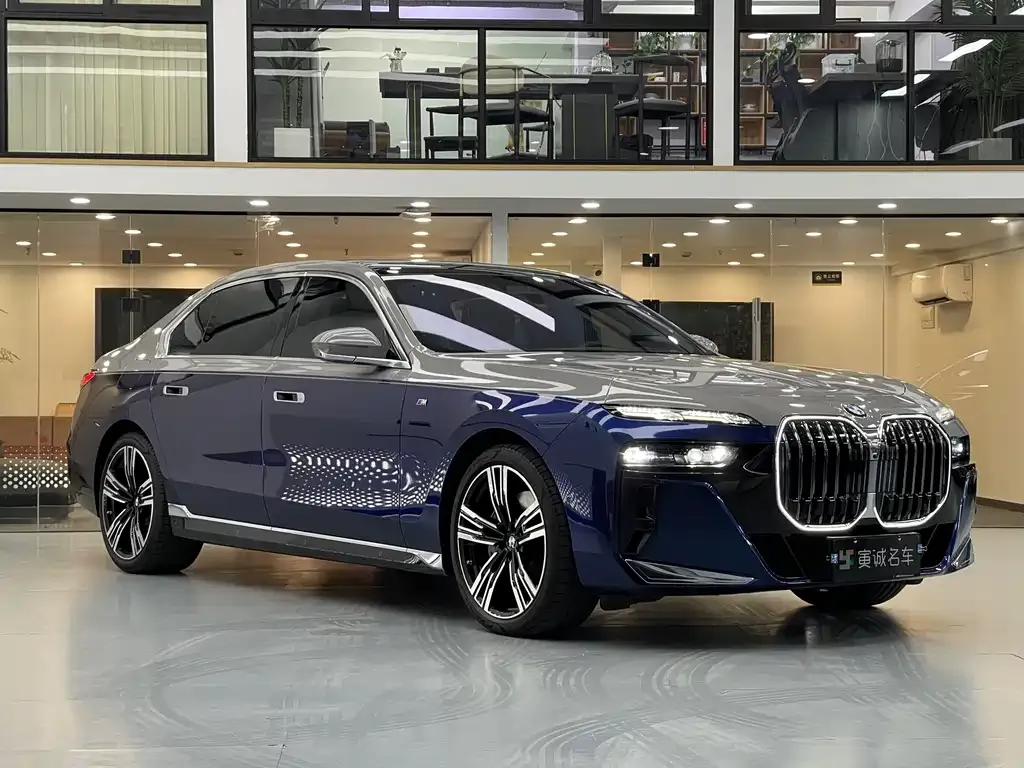 BMW 7 Series 2023 из CN, фото 5