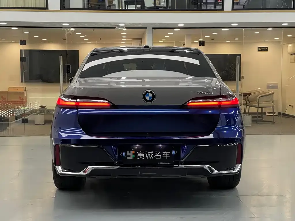 BMW 7 Series 2023 из CN, фото 8