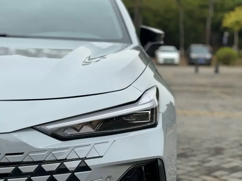 Changan UNI-V 2023 из CN, фото 3