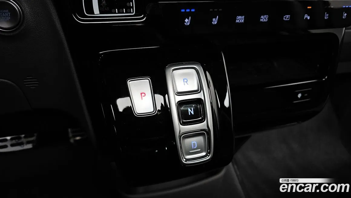 Hyundai Staria — фото 3