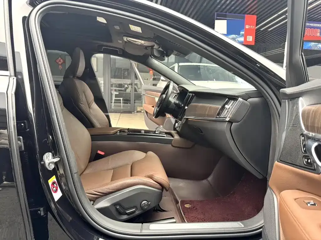 Volvo S90 2022 из CN, фото 5