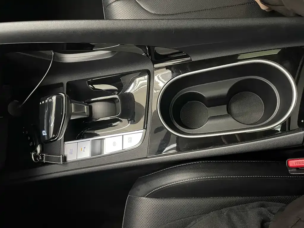Hyundai Elantra 2021 из CN, фото 9