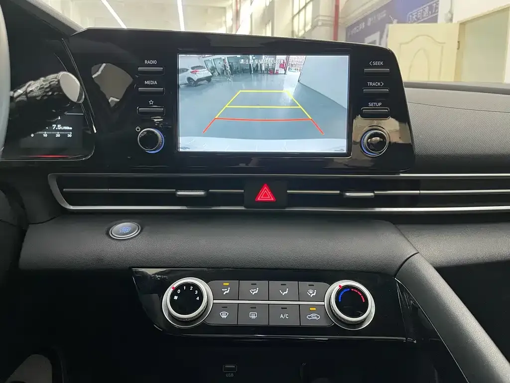 Hyundai Elantra 2021 из CN, фото 4