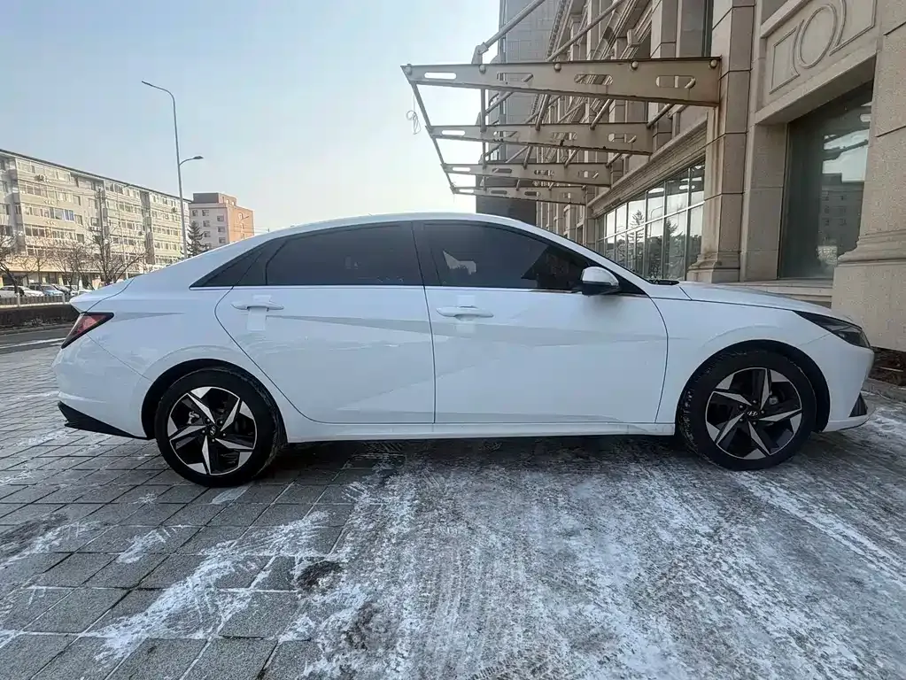 Hyundai Elantra 2023 из CN, фото 4