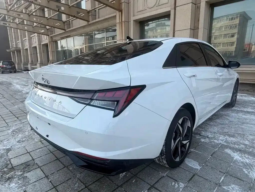 Hyundai Elantra 2023 из CN, фото 2