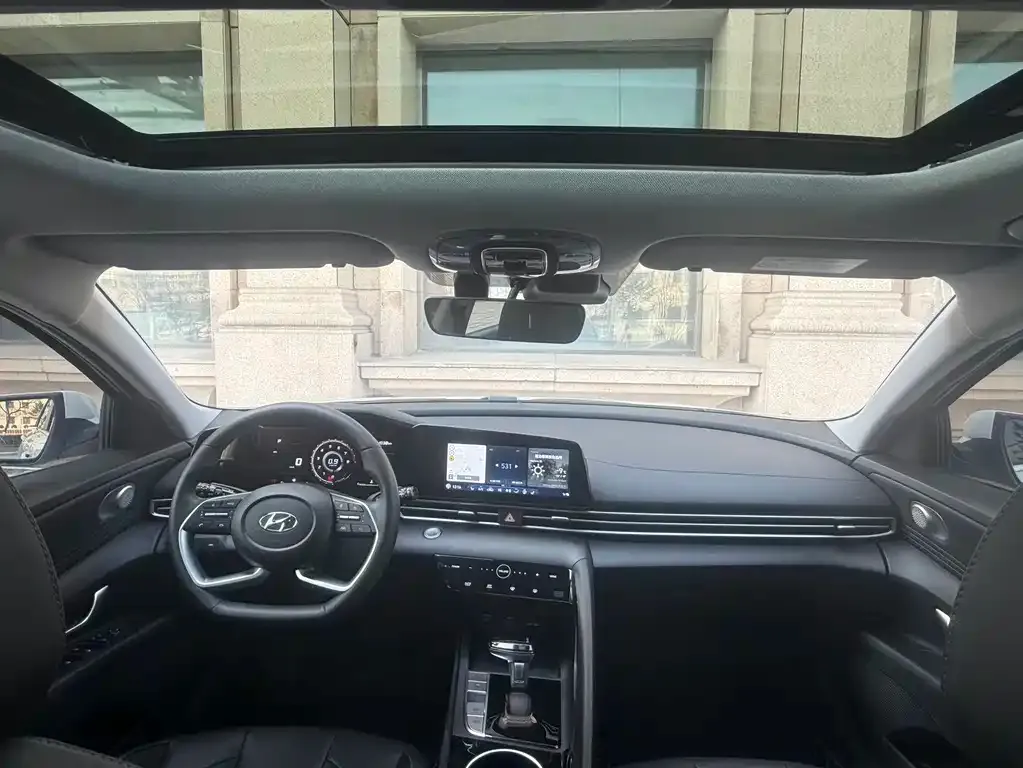 Hyundai Elantra 2023 из CN, фото 5