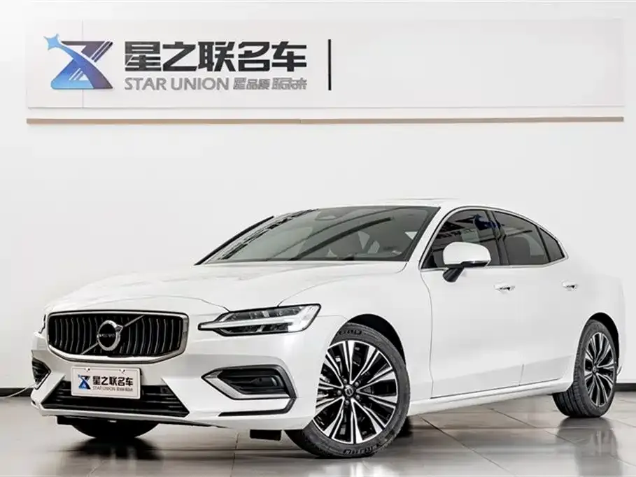 Volvo S60 2024 из CN, фото 2