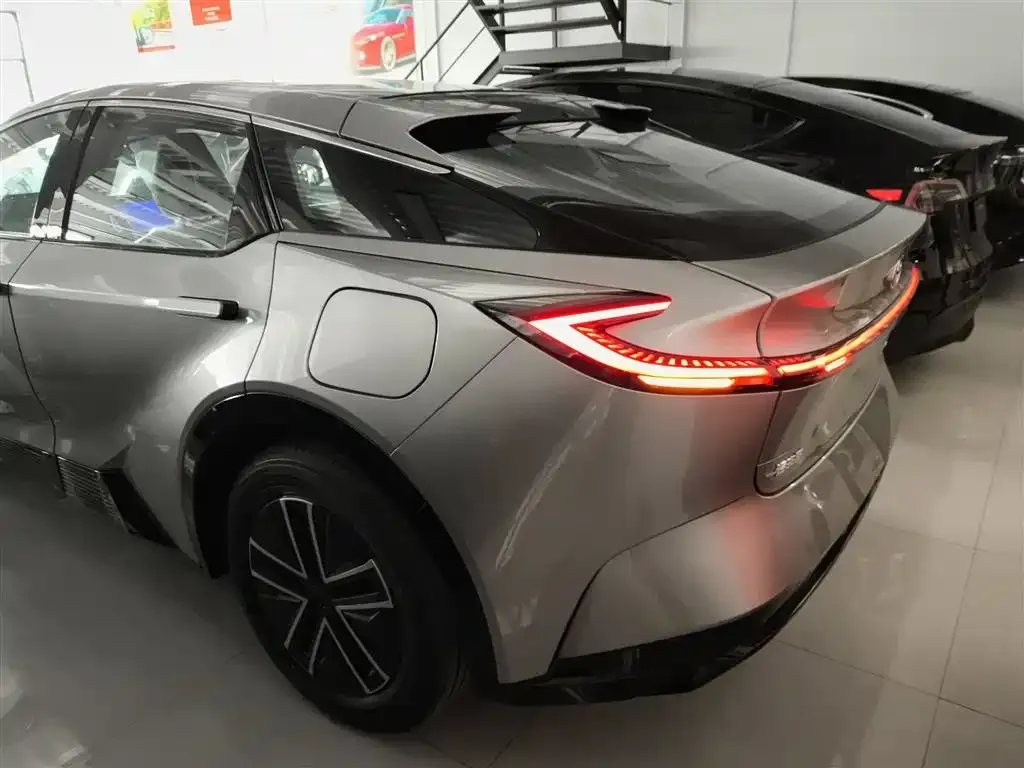 Toyota bZ5 2025 из CN, фото 4