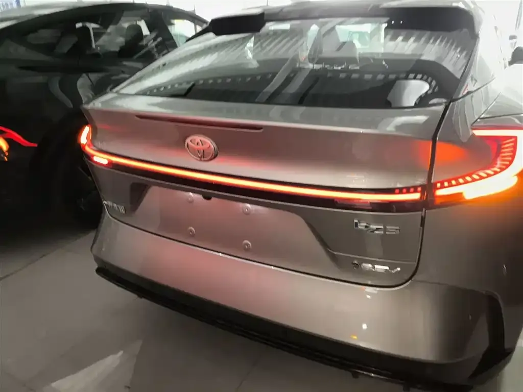 Toyota bZ5 2025 из CN, фото 6
