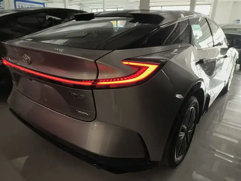 Toyota bZ5 2025 из CN, фото 10