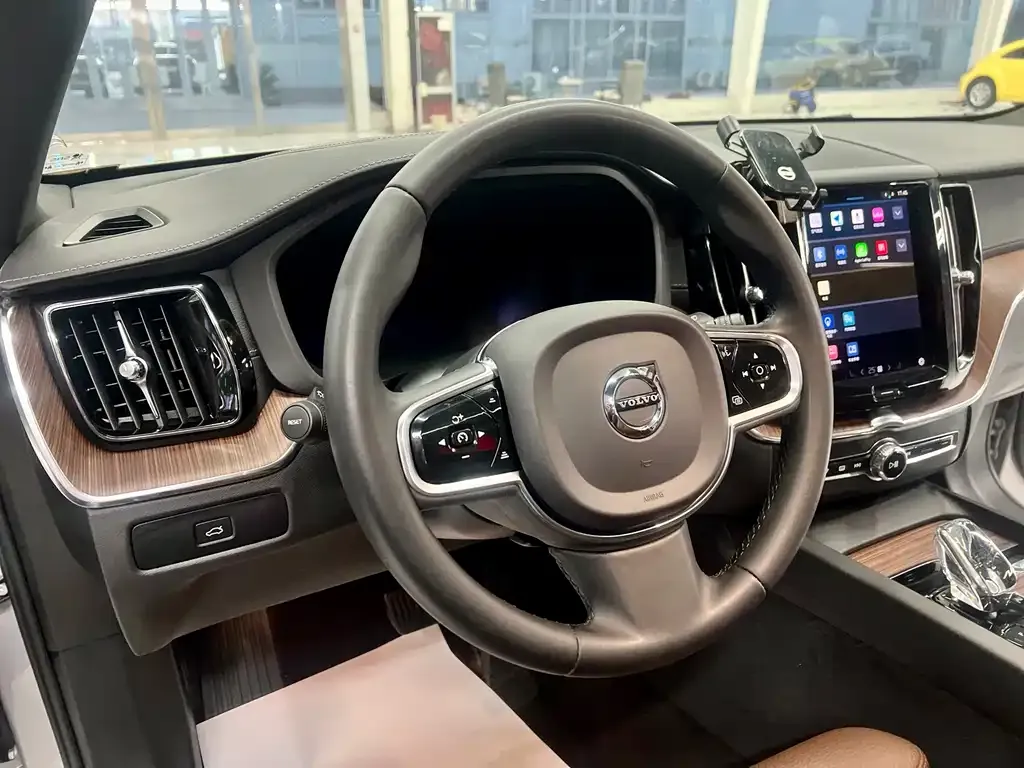 Volvo XC60 2023 из CN, фото 10