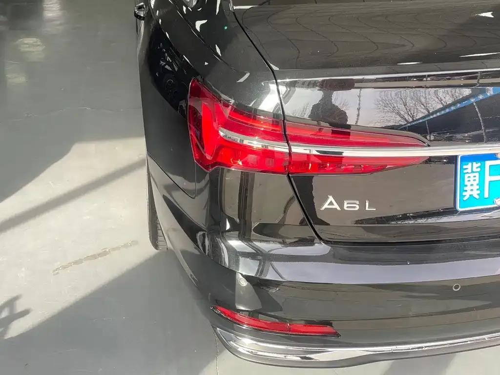 Audi A6L 2024 из CN, фото 4