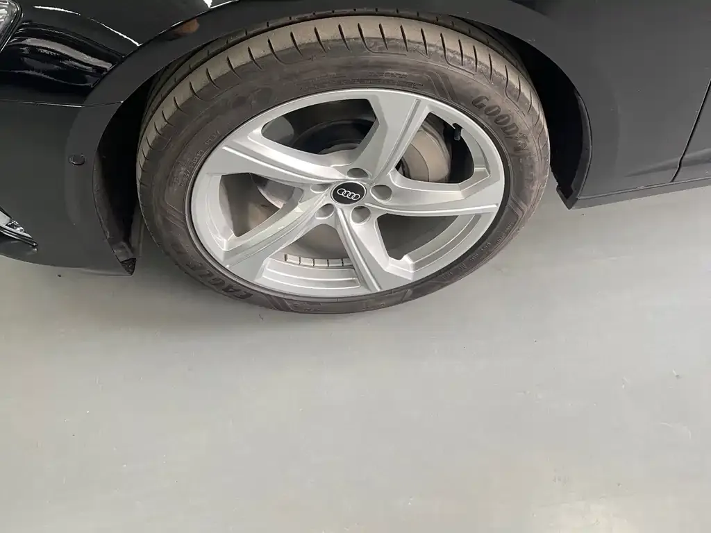 Audi A6L 2024 из CN, фото 2