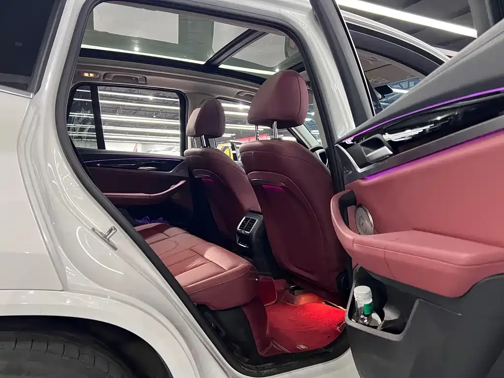 BMW iX3 2025 из CN, фото 4