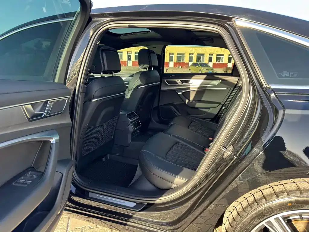 Audi A6L 2025 из CN, фото 10
