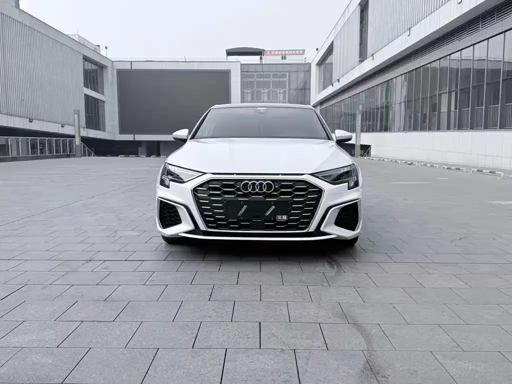 Audi A3 2023 из CN, фото 6