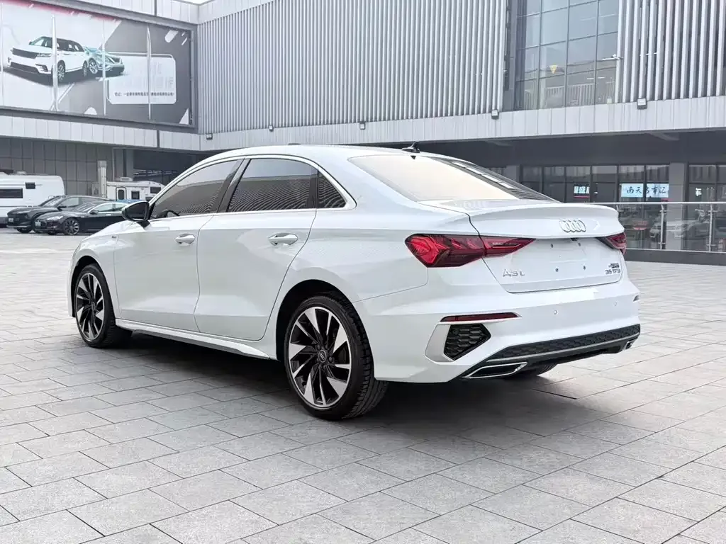 Audi A3 2023 из CN, фото 4