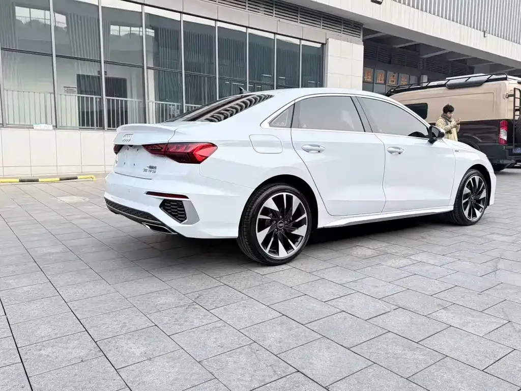 Audi A3 2023 из CN, фото 8