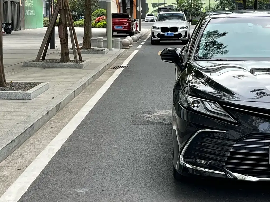 Toyota Camry 2023 из CN, фото 9