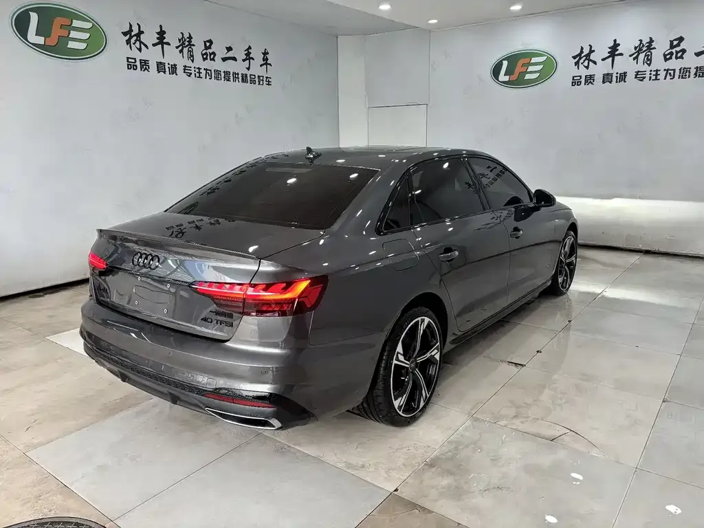 Audi A4L 2024 из CN, фото 4