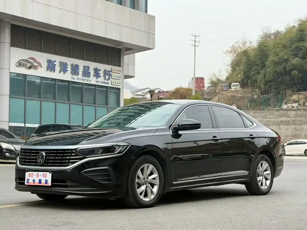 Volkswagen Passat 2023 из CN, фото 1