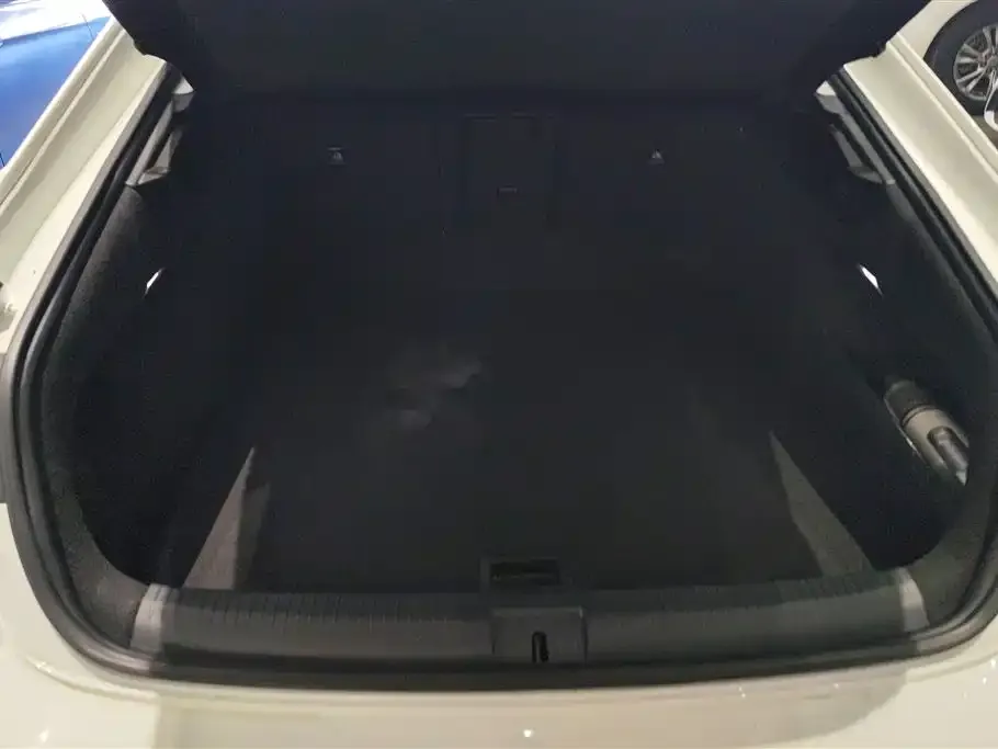 Volkswagen CC 2023 из CN, фото 6