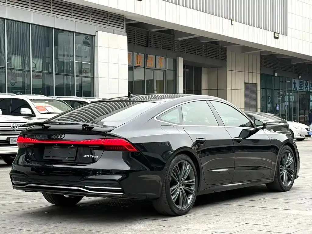 Audi A7 2023 из CN, фото 9
