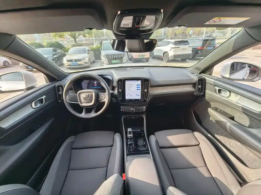 Volvo XC40 2025 из CN, фото 4