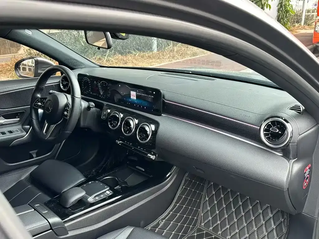 Mercedes-Benz A-Class 2023 из CN, фото 2