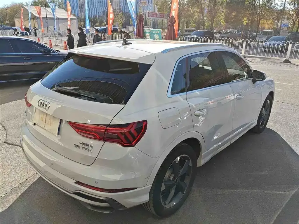 Audi Q3 2021 из CN, фото 3