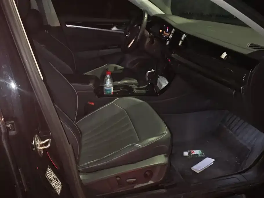 Volkswagen Passat 2023 из CN, фото 8