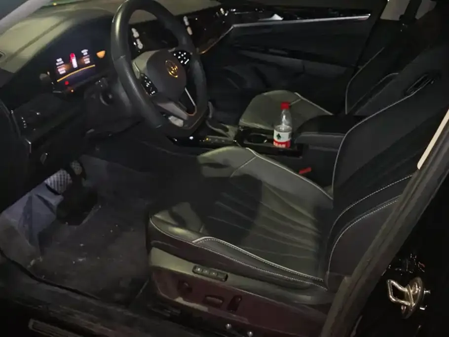 Volkswagen Passat 2023 из CN, фото 9