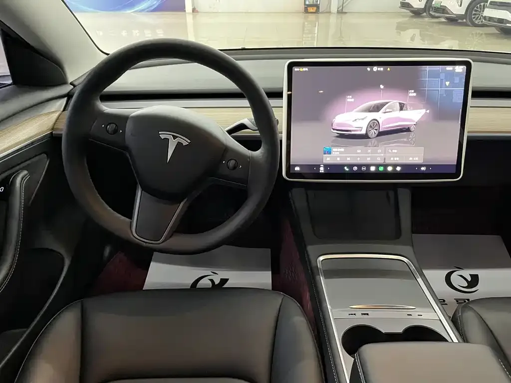 Tesla Model 3 — фото 4