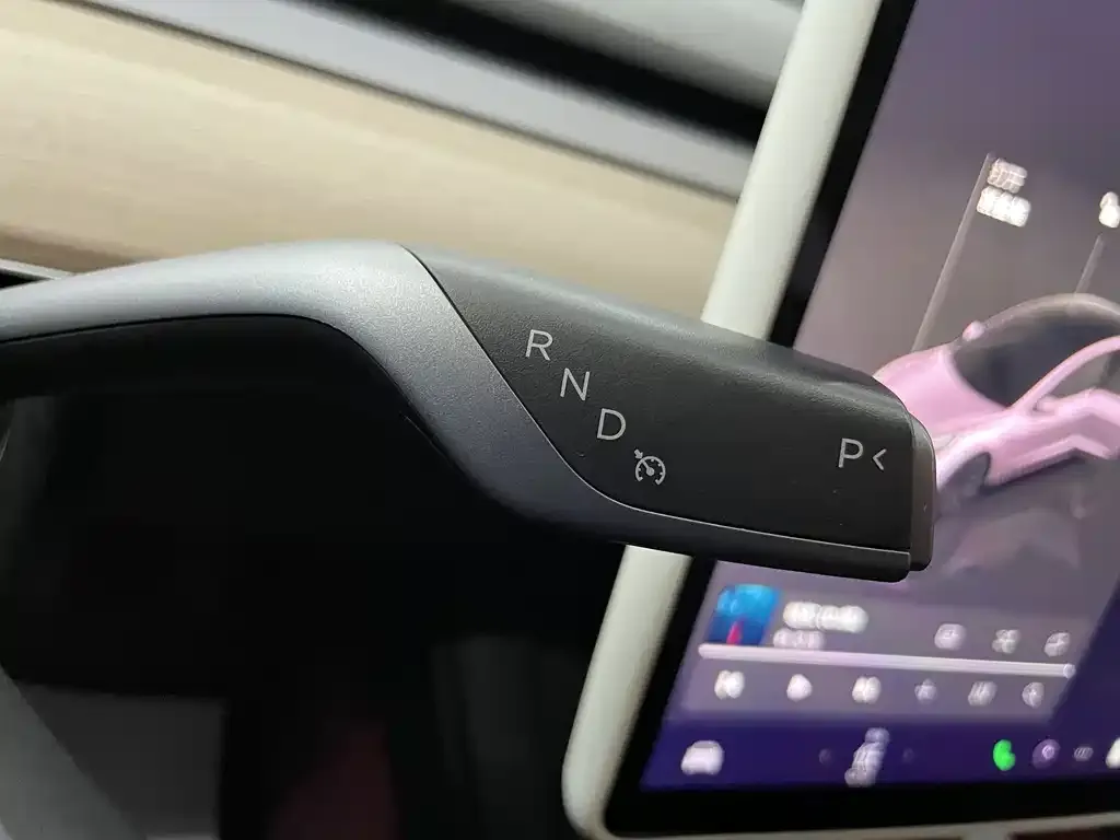 Tesla Model 3 — фото 2