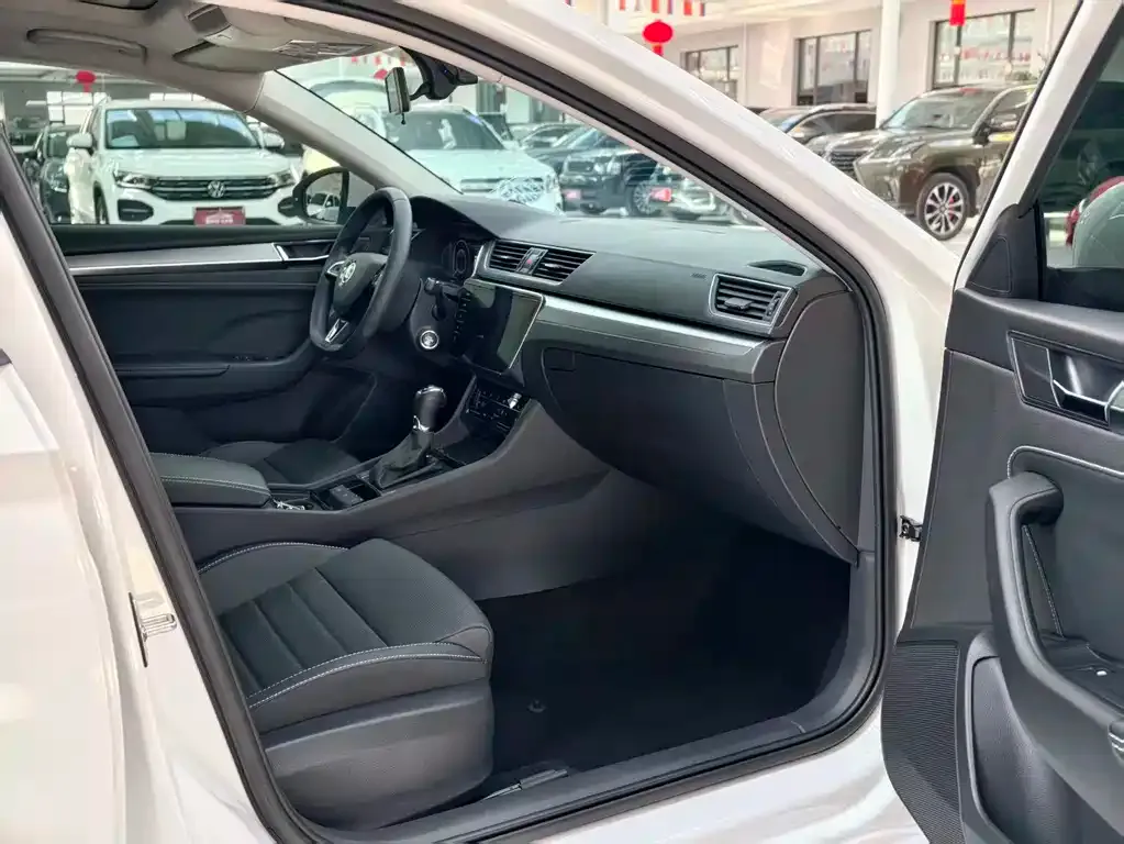 Skoda Superb 2022 из CN, фото 4